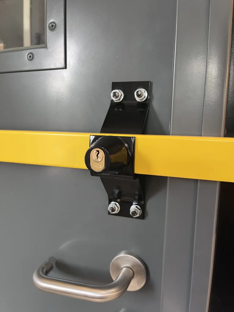robust drop bar door 3